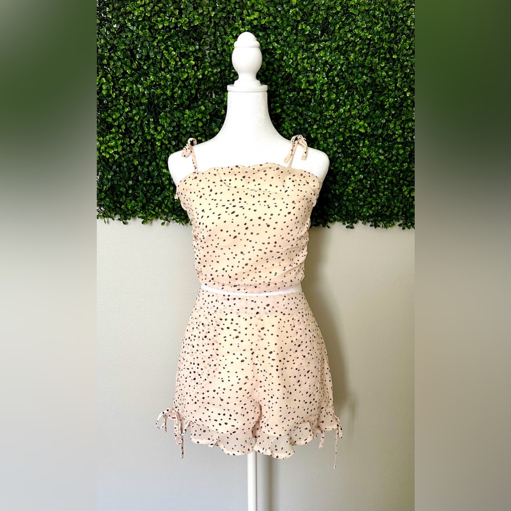 Style Rack design in L.A. Small (0/2) Matching Set Dots Crop top and Shorts